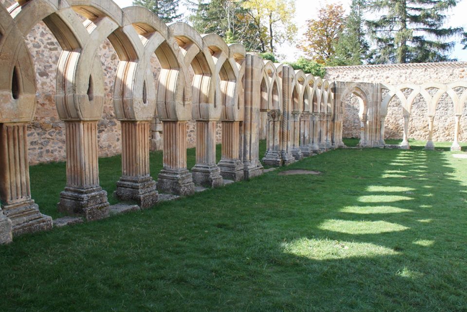 ... llegamos a los Arcos del Monasterio de San Juan de Duero del siglo XII al XIII