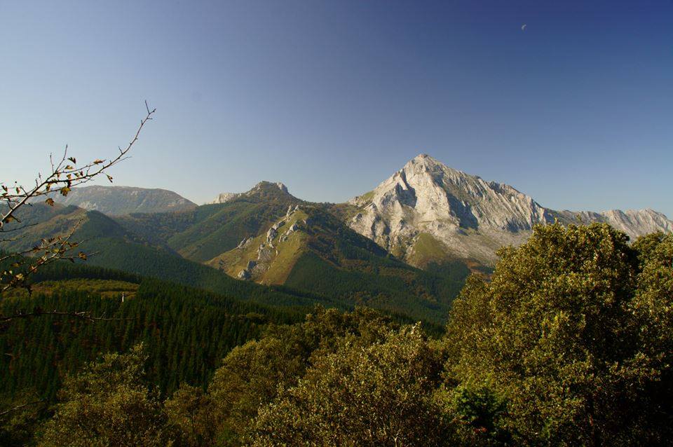 Las moles calizas del Udalaitz y del Anboto. 