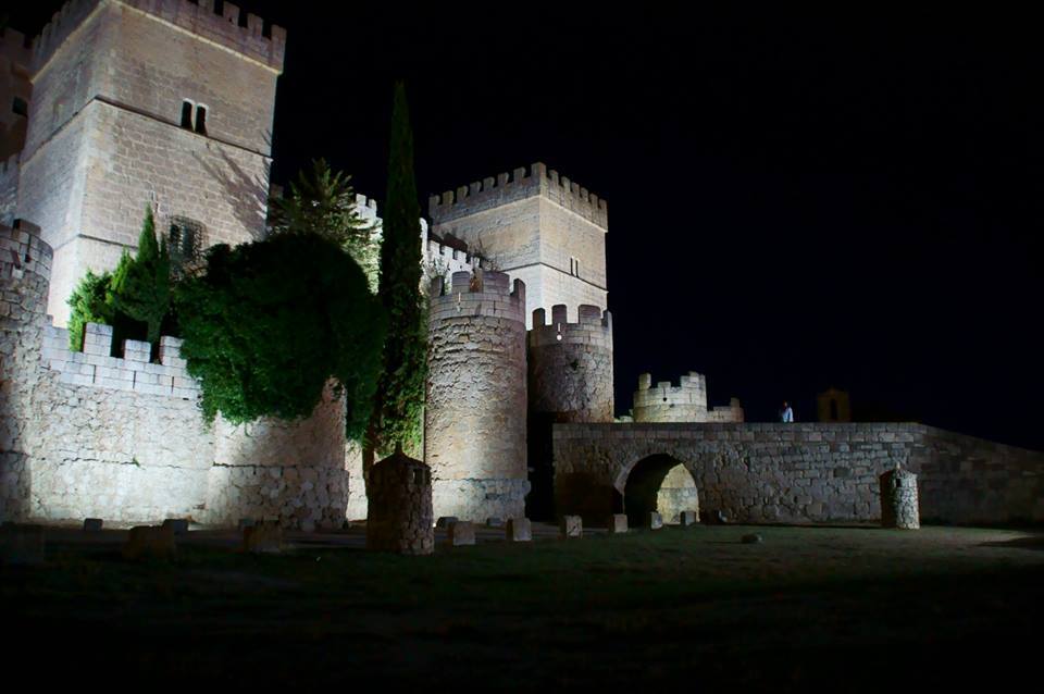 VISTA NOCTURNA DEL CASTILLO