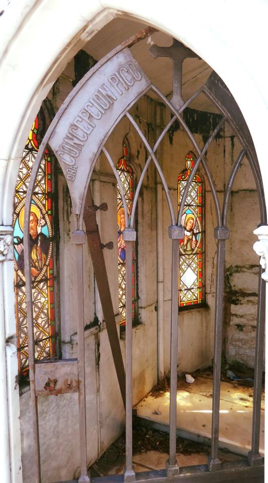 TUMBA-CAPILLA